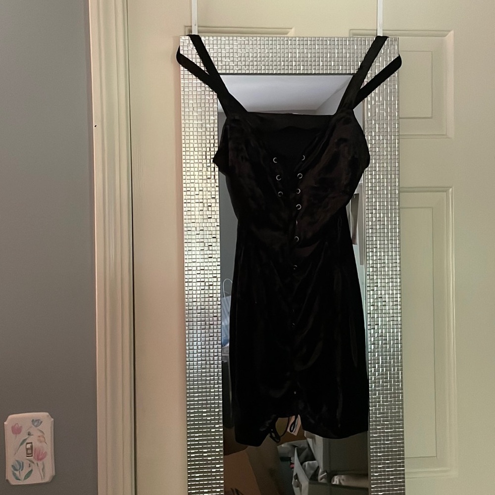 NEVER WORN TAGS ON Black velvet mini dress